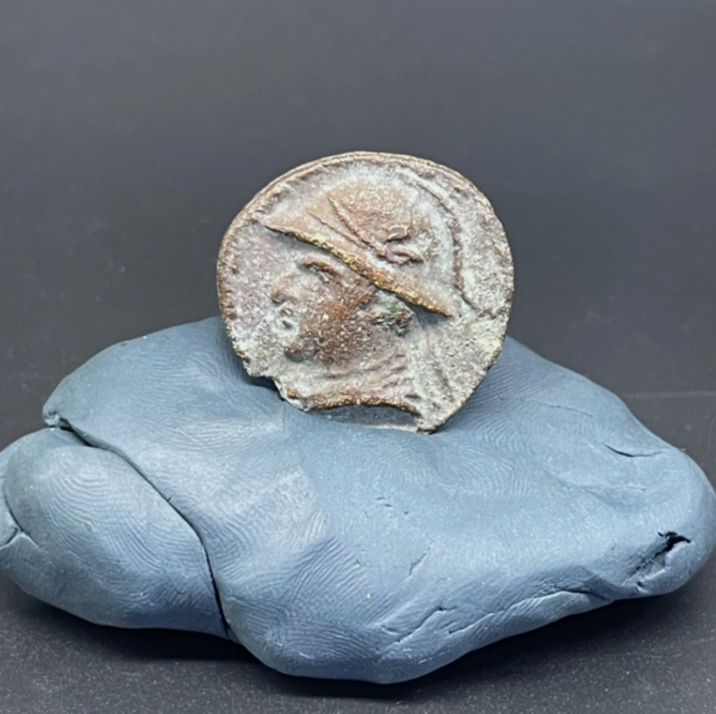 WONDERFUL UNRESEARCHED ANCIENT ROMAN BRONZE COIN